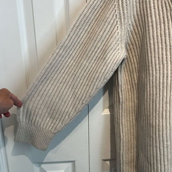 Aritzia Babaton Cream Cable Knit Oversized 100% Merino Wool Roger Sweater Size M - Picture 6 of 12
